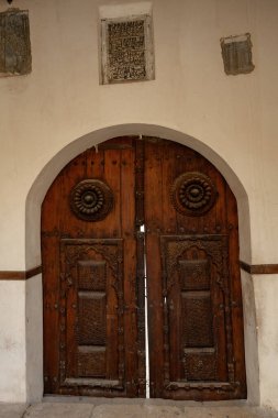 Al Shafei camiinin eski ahşap kapısı Suq Al Jami - Al Mazloum, Al Balad bölgesi, Suudi Arabistan Tarihi Jeddah, 