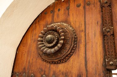 Al Shafei camiinin eski ahşap kapısı Suq Al Jami - Al Mazloum, Al Balad bölgesi, Suudi Arabistan Tarihi Jeddah, 