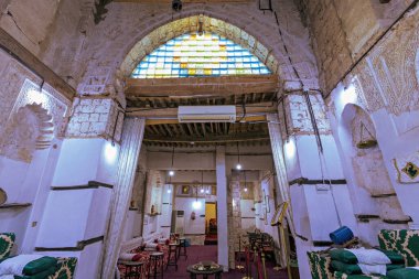 Tarihi şehir Jeddah Al Balad Suudi Arabistan 'daki Matbouli Ev Müzesi' nin geleneksel iç mekanı