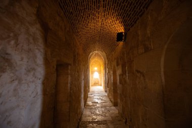 Mısır, İskenderiye 'deki Akdeniz kıyısında Kadife Kalesi' nin mimari detayları