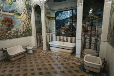 Kraliyet banyosu İskenderiye Kraliyet Mücevherat Müzesinin detayları.