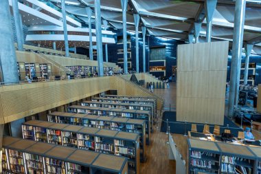 İskenderiye Kütüphanesi 'nin ana okuma salonu Mısır