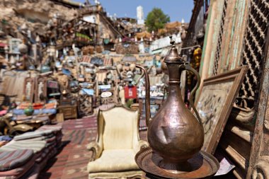 Sharm El Sheikh Mısır 'da bir sürü antik süslemesi olan ünlü Farsha Kafe.