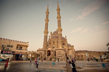 Yeni Al-Sahaba Camii, Eski şehir Şehadet el-Şeyh, Mısır Yeni Al-Sahaba Camii, Eski kasaba Şehadet el-Şeyh, Mısır