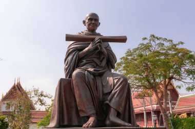 Wat Rakhang Bangkok Tayland yakınlarındaki Somdet Phra Phutthachan Heykeli