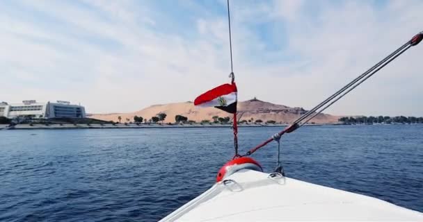 Loď Egyptskou Vlajkou Nilu — Stock video