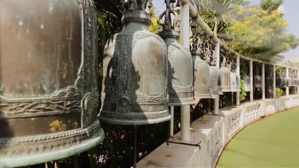 Храм Буддийских Колоколов Ват Сакете Храм Золотой Горы Бангкоке Таиланд — стоковое видео