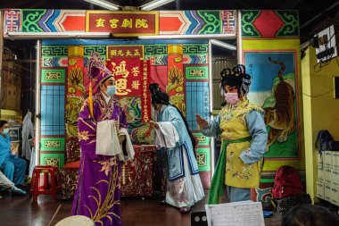 Bangkok Tayland 'daki Çin tapınağında Çin tiyatrosu gösterisi