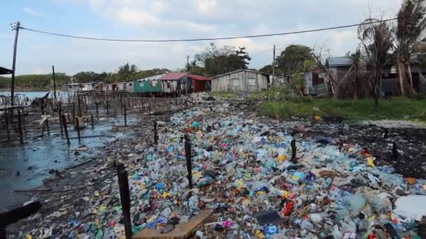 Casas Aldeia Pescadores Sobre Áreas Pobres Lixo Água Província Sabah — Vídeo de Stock