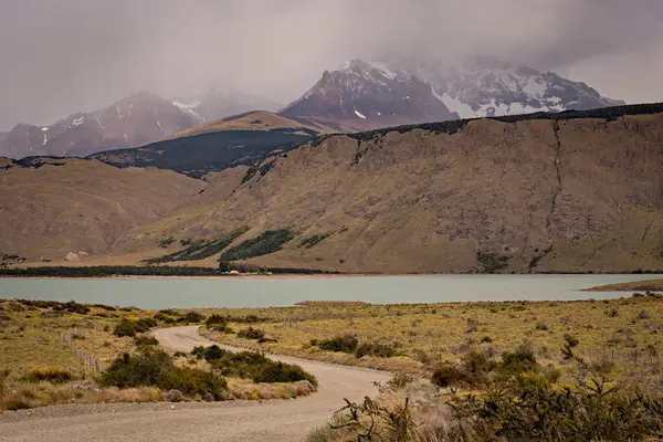 Patagonya yolundan Arjantin Gölü manzarası El Calafate manzarası