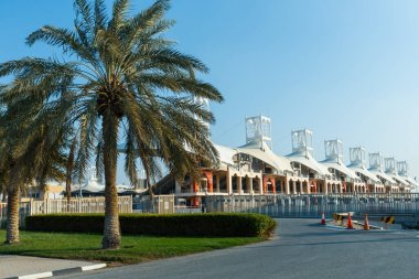 Bahreyn Uluslararası Pist Stadyumu ve Manama Bahreyn 'deki altyapı