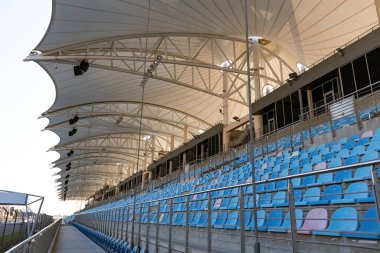 Bahreyn Uluslararası Pist Stadyumu ve Manama Bahreyn 'deki altyapı