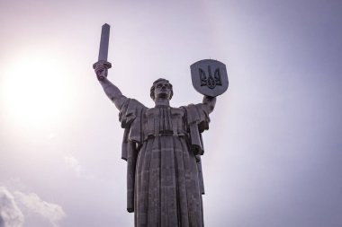 Ukrayna 'daki Anavatan Anıtı