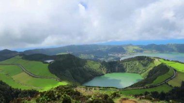 Azores Portekiz 'den Sete Cidades göllerine inanılmaz bir bakış açısı