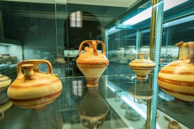 Kıbrıs Müzesi 'nde antik kil atıcıları ve gemiler koleksiyonu