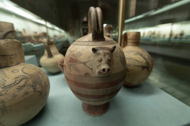 Kıbrıs Müzesi 'nde antik kil atıcıları ve gemiler koleksiyonu