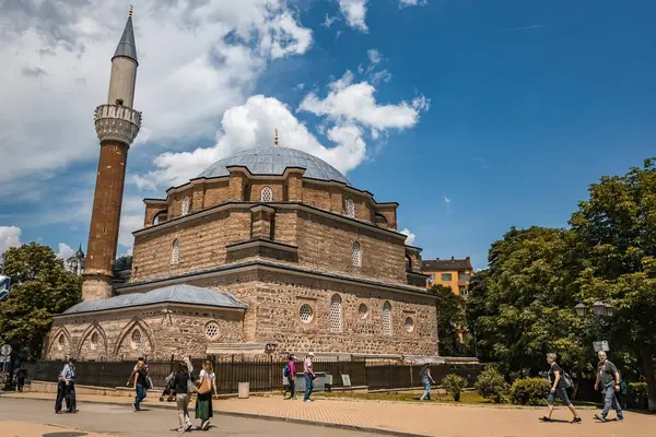 Banya Başhi Camii, Sofya ve Bulgaristan 'ın dış manzarası