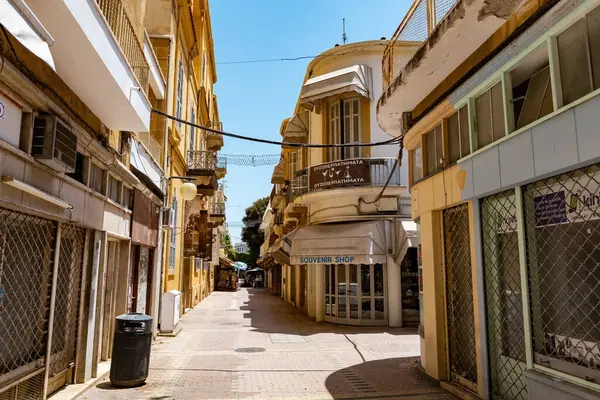 Eski Lefkoşe 'nin dar sokakları