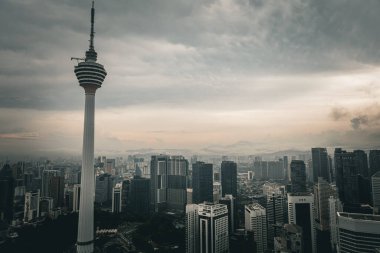 Gökdelen Malezya 'dan Menara Kuala Lumpur görünümü