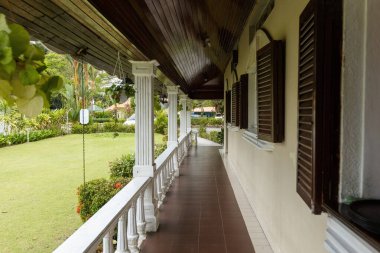 Sandakan Malezya 'daki İngiliz Çay Evi ve Restoranı' nın dış detayları