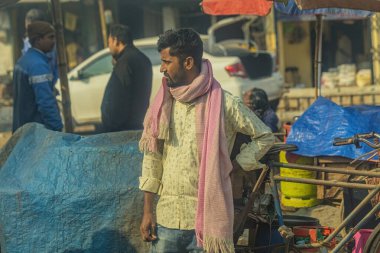 Bangladeş bisikletli triportör Bangladeş 'te fakir insanlar için zor iş