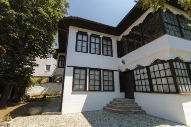 Priştine 'deki Etnoğrafya Müzesi' nin (Muzeu Etnologjik) dış görünümü