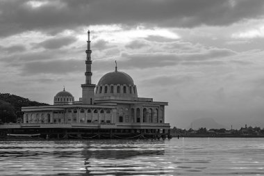 Kuching Sarawak Malezya 'daki Mescidi Kuching veya Yüzen Cami