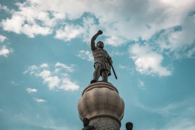 Kuzey Makedonya 'nın Üsküp kentindeki Macedon' lu Philip 'in dev heykeli