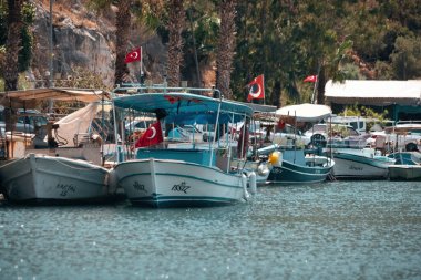 Kuş Sığınağı, Demre ve Türkiye 'deki turistik tekneler