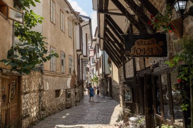 Makedonya 'nın kuzeyindeki Orhid kasabasında dar sokaklar ve tarihi evler