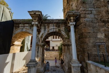 Eski Antalya Türkiye 'nin girişindeki Hadrian Kapısı