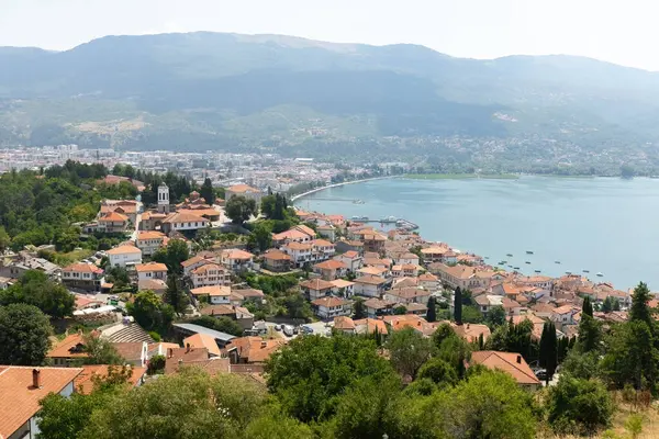 Ohri 'nin Ohri Kuzey Makedonya' daki Samoil Kalesinden Ohri 'nin eski kentinin hava manzarası
