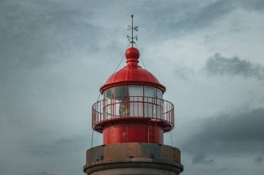 Flores Adası 'ndaki deniz feneri Azores Portekiz