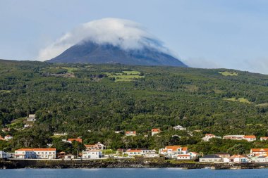 Pico adası Azores Portekiz 'in görkemli Pico Volkan yamaçları manzarası