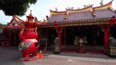 Malang Java Endonezya 'daki Klenteng Eng An Kiong Çin tapınağı giriş manzarası