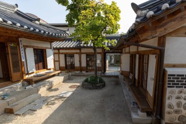 Bukchon Hanok Köyü 'nün geleneksel evi Seul Güney Kore