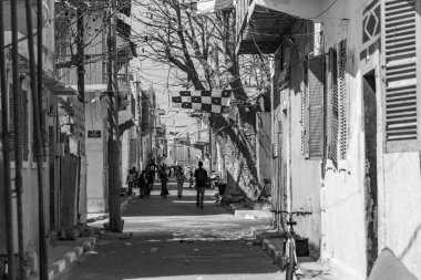 Eski şehir St. Louis 'in sokak manzarası, UNESCO dünya mirası alanı, Senegal