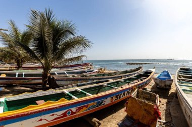 Dakar Senegal sahilinde balıkçı tekneleri