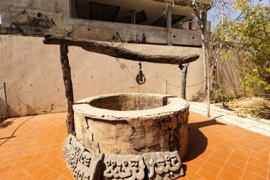 Senegal 'deki kutsal suyla birlikte kutsal kaynak.
