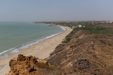 Uçurum Atlantik Okyanusu Senegal 'inden Popenguine Doğa Koruma Alanı' nın havadan görünüşü