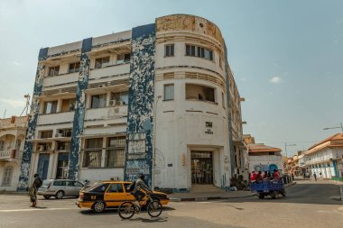 Tarihi eski şehir St. Louis Senegal 'deki Postanenin Koloni Binası
