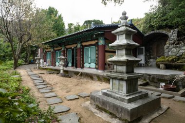 Busan Güney Kore 'deki geleneksel Biddhist tapınağı.