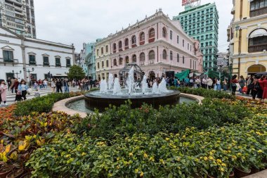 Macau şehir merkezindeki Senado Meydanı 'ndaki çeşme.