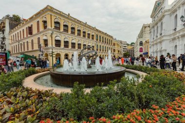 Macau şehir merkezindeki Senado Meydanı 'ndaki çeşme.