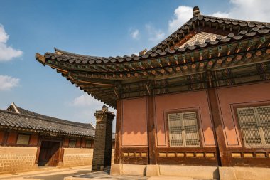 Güney Kore 'deki Gyeongbokgung Sarayı' nda geleneksel Kore evi detayları.