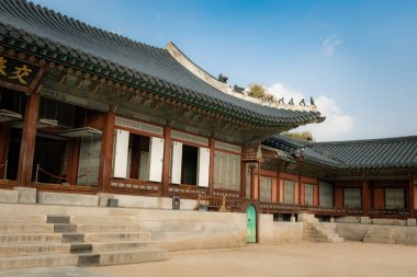 Güney Kore 'deki Gyeongbokgung Sarayı' nda geleneksel Kore evi detayları.