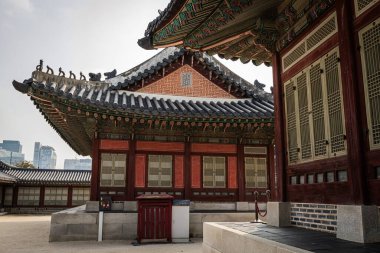 Güney Kore 'deki Gyeongbokgung Sarayı' nda geleneksel Kore evi detayları.