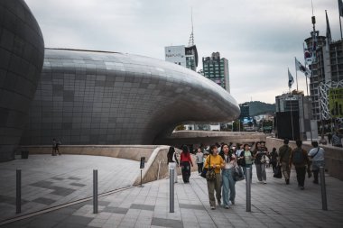 Dongdaemun Tasarım Plaza Seul Güney Kore 'de Zaha Hadid' in mimarı.