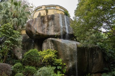 Macau 'daki Camoes Garden' daki taş çeşmesi.