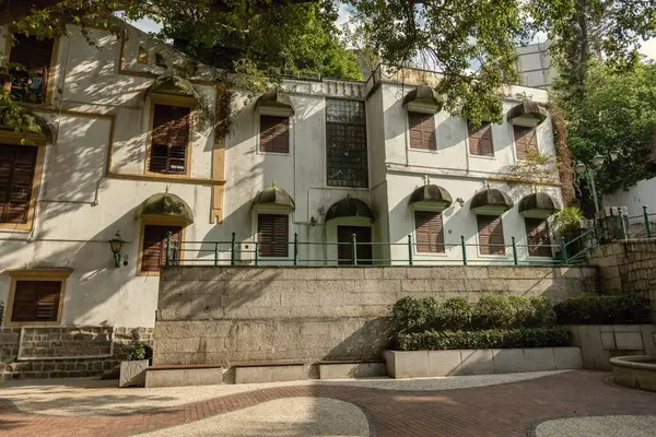 Portekiz usulü Macau şehrinde bir otel.